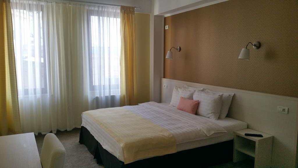 Hotel French Boutique Braszów Zewnętrze zdjęcie